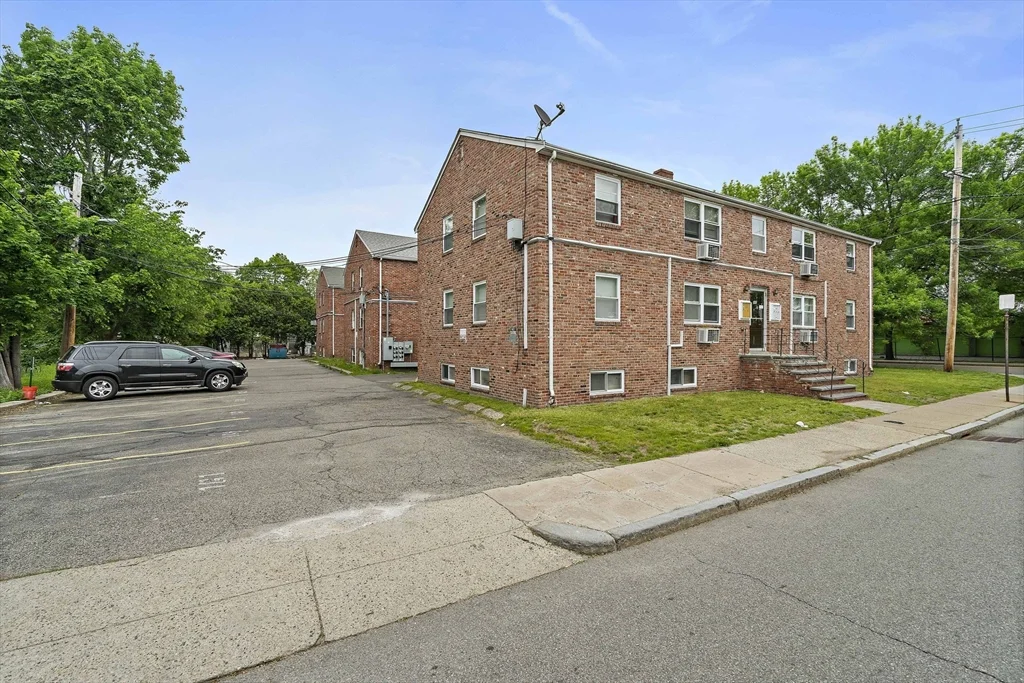 2 bed, 1 bath apartment for rent at 161 Neponset Valley Pkwy Unit 3, Hyde Park — photo 16 of 17
