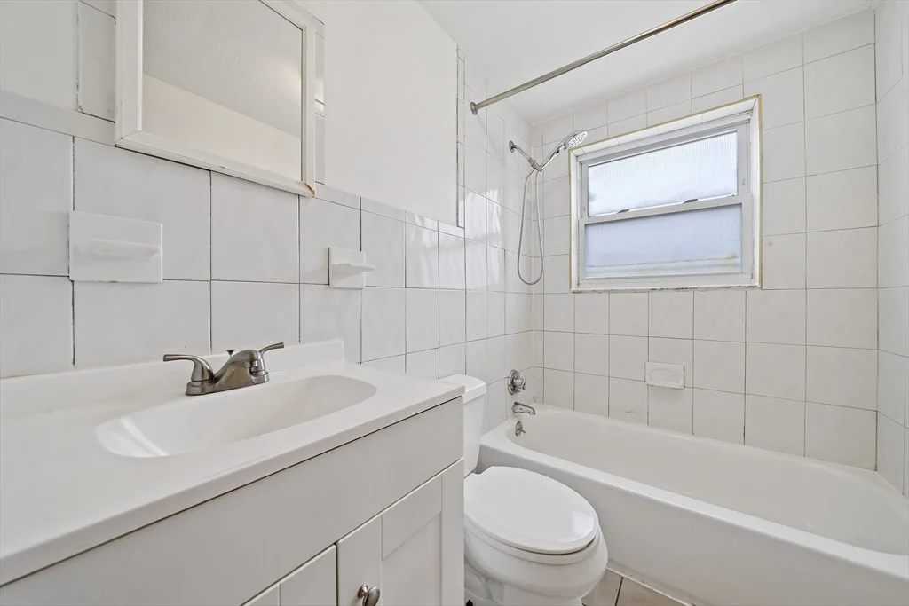 2 bed, 1 bath apartment for rent at 161 Neponset Valley Pkwy Unit 3, Hyde Park — photo 13 of 17