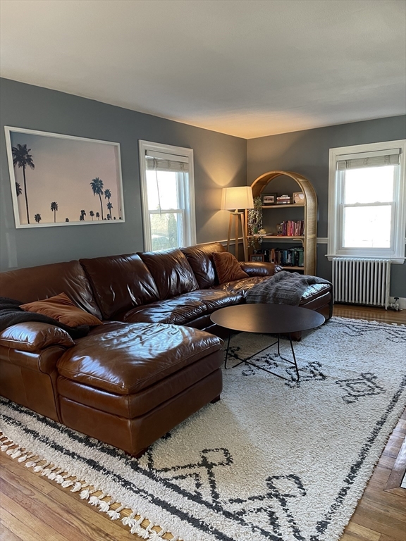 2 bed, 1 bath apartment for rent at 161 Phipps St, South Quincy — photo 2 of 15