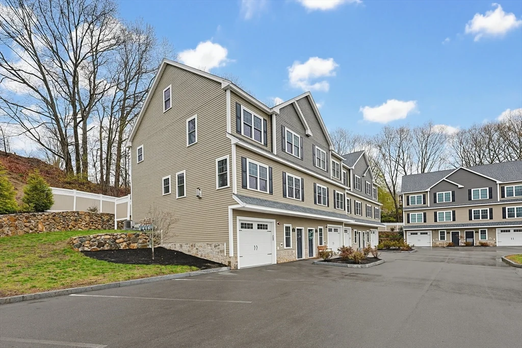 3 bed, 2 bath apartment for rent at 161 Route One Unit A, Newburyport — photo 2 of 23