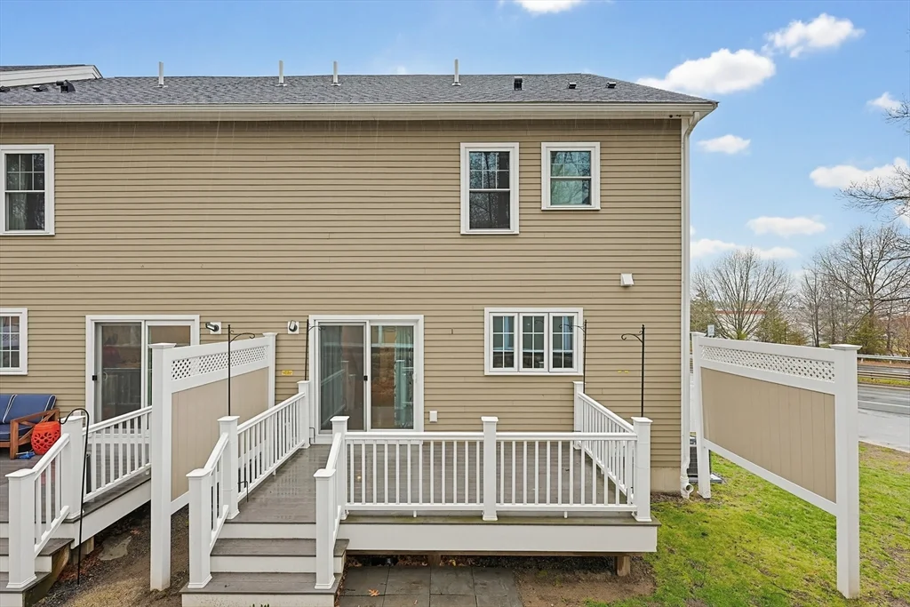 3 bed, 2 bath apartment for rent at 161 Route One Unit A, Newburyport — photo 3 of 23