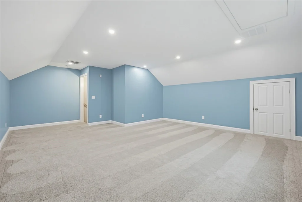 3 bed, 2 bath apartment for rent at 161 Route One Unit A, Newburyport — photo 20 of 23