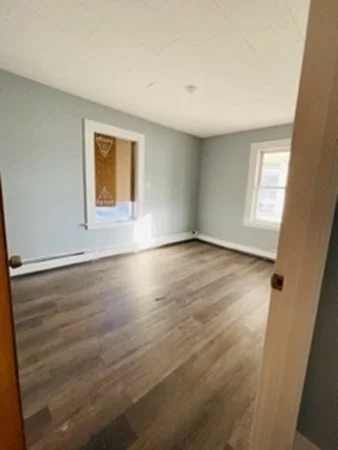 5 bed, 1 bath apartment for rent at 161 School St Unit 2, Waltham — photo 3 of 17