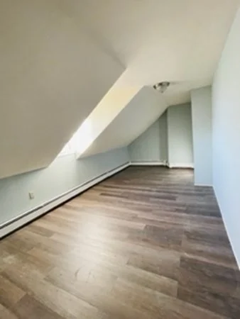 5 bed, 1 bath apartment for rent at 161 School St Unit 2, Waltham — photo 8 of 17