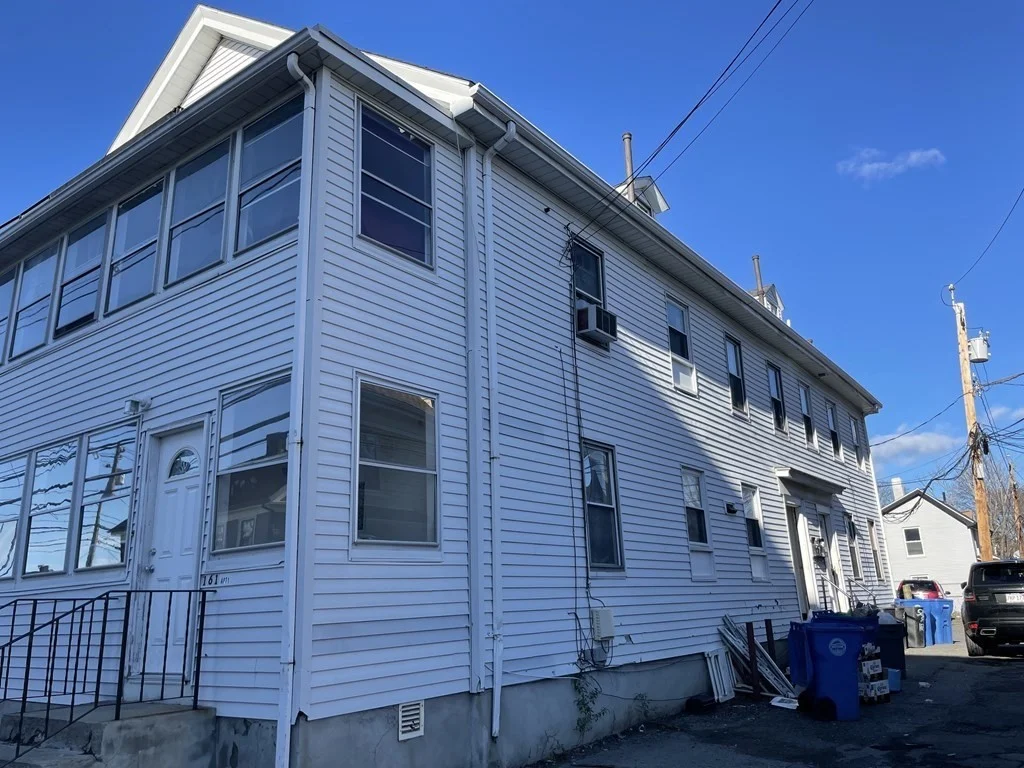 5 bed, 1 bath apartment for rent at 161 School St Unit 2, Waltham