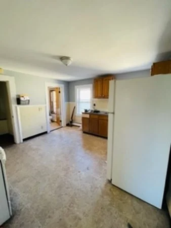 5 bed, 1 bath apartment for rent at 161 School St Unit 2, Waltham — photo 13 of 17