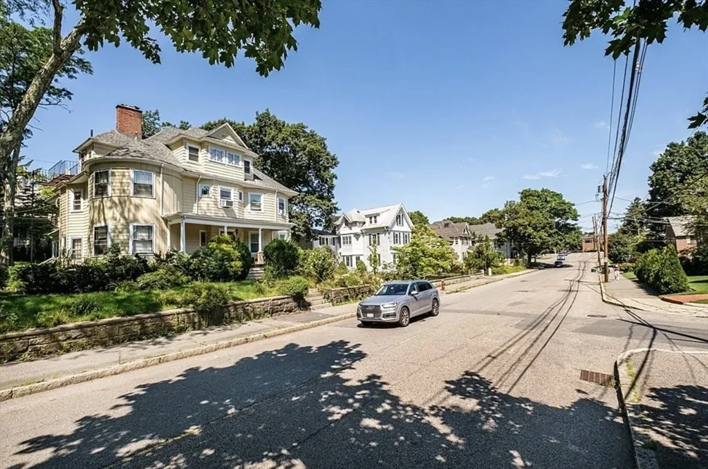 3 bed, 1 bath apartment for rent at 161 Walnut St Unit 1, Newtonville — photo 26 of 33