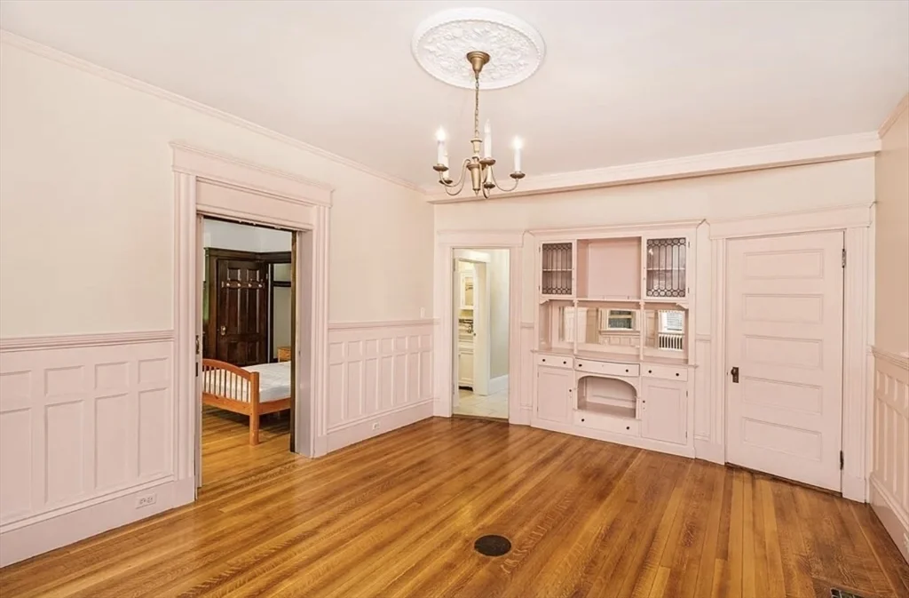 3 bed, 1 bath apartment for rent at 161 Walnut St Unit 1, Newtonville — photo 7 of 33