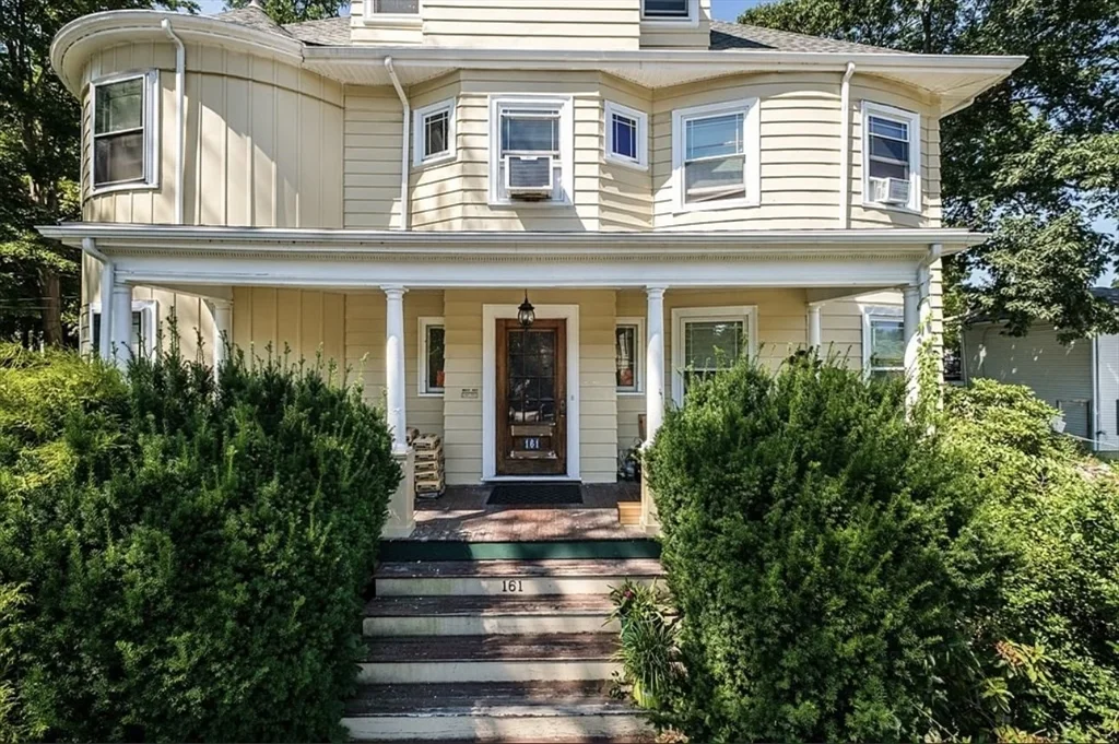3 bed, 1 bath apartment for rent at 161 Walnut St Unit 1, Newtonville — photo 23 of 33