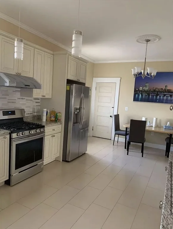 3 bed, 1 bath apartment for rent at 161 Walnut St Unit 1, Newtonville — photo 32 of 33