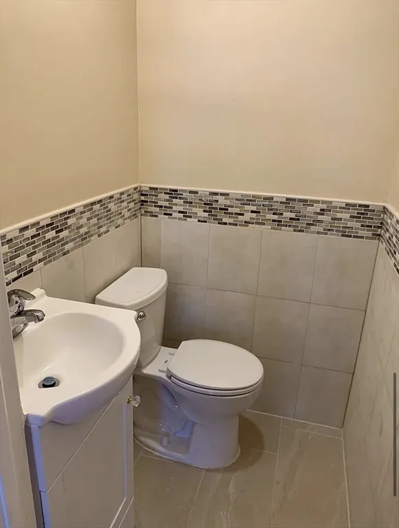 3 bed, 1 bath apartment for rent at 161 Walnut St Unit 1, Newtonville — photo 31 of 33