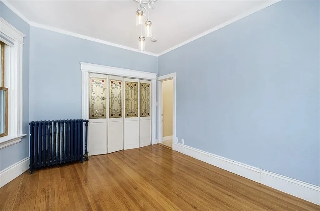 3 bed, 1 bath apartment for rent at 161 Walnut St Unit 1, Newtonville — photo 12 of 33