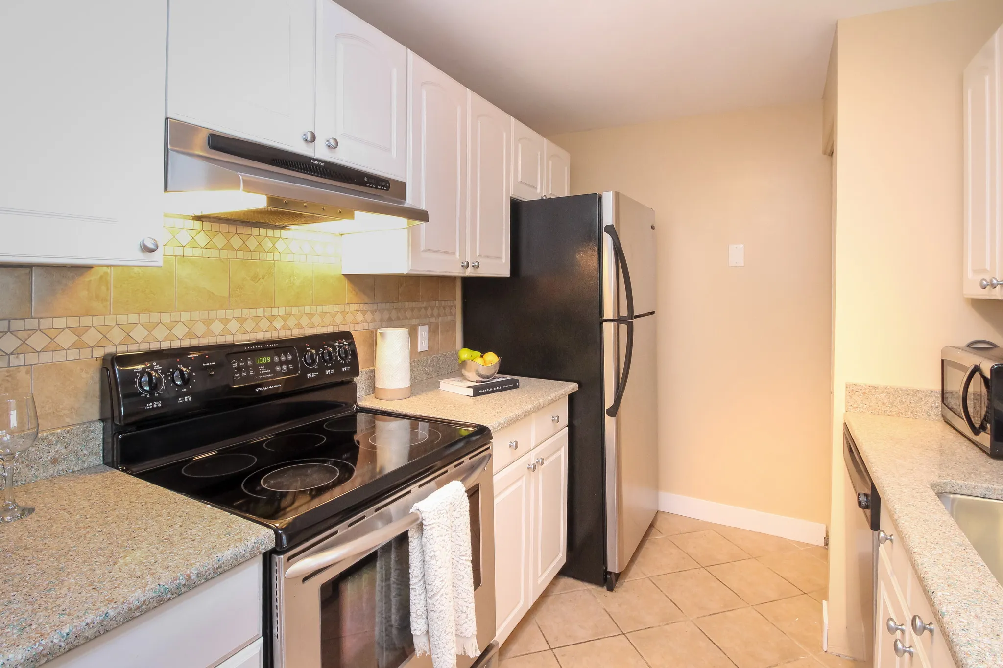 2 bed, 1 bath apartment for rent at 161 West Sixth St Unit C, South Boston — photo 8 of 13