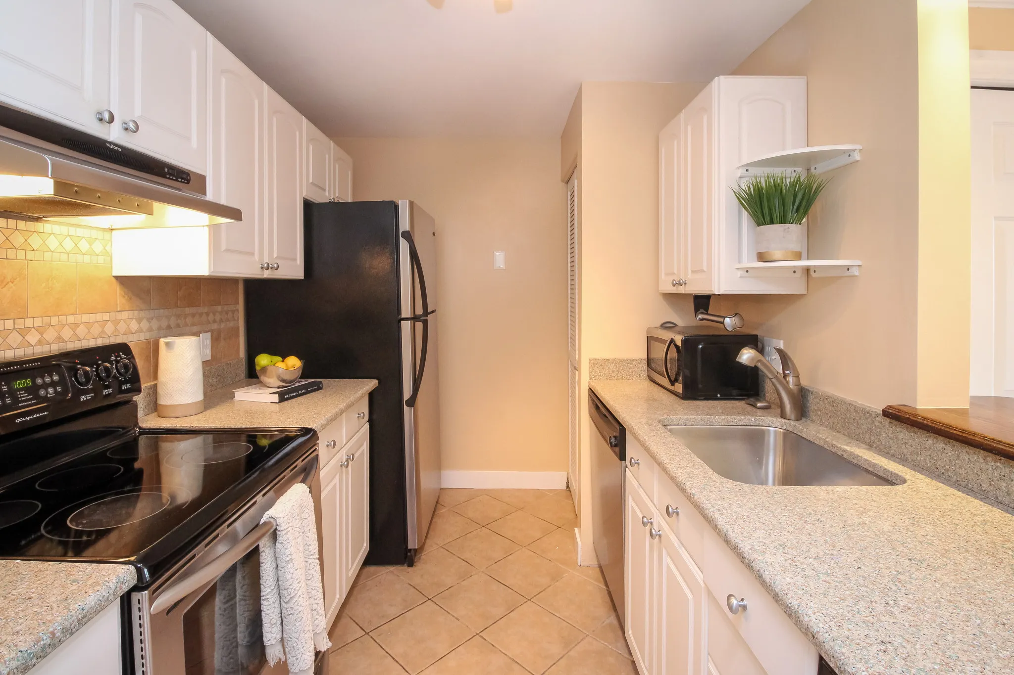 2 bed, 1 bath apartment for rent at 161 West Sixth St Unit C, South Boston — photo 7 of 13