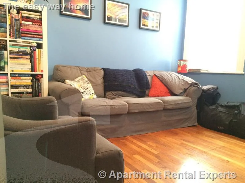 2 bed, 1 bath apartment for rent at 1610 Massachusetts Ave Unit 1, Harvard Square — photo 2 of 11