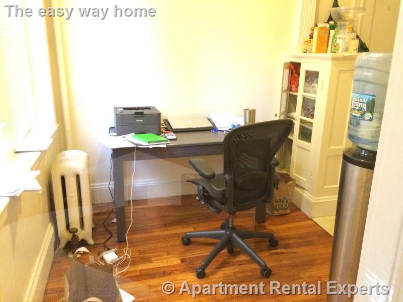 Studio bed, 1 bath apartment for rent at 1610 Massachusetts Ave Unit 4, Harvard Square