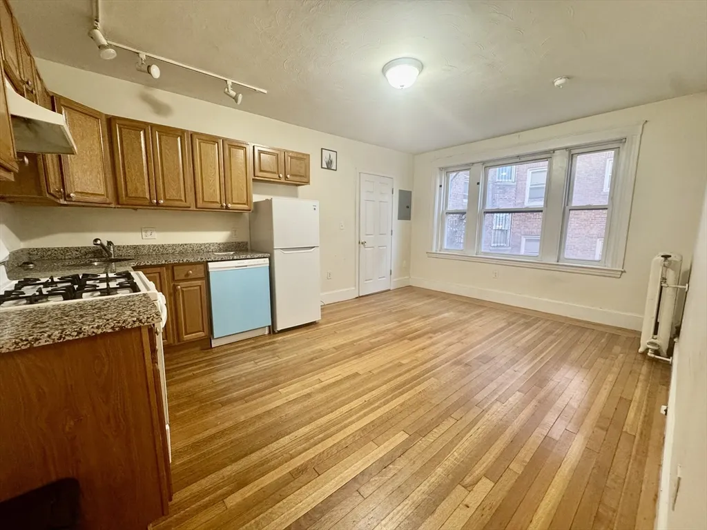 1 bed, 1 bath apartment for rent at 1615 Commonwealth Ave Unit 11, Brighton — photo 2 of 9