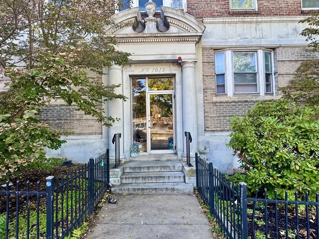 2 bed, 1 bath apartment for rent at 1615 Commonwealth Ave Unit 27, Brighton — photo 9 of 10