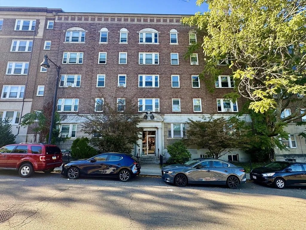 2 bed, 1 bath apartment for rent at 1615 Commonwealth Ave Unit 27, Brighton — photo 10 of 10
