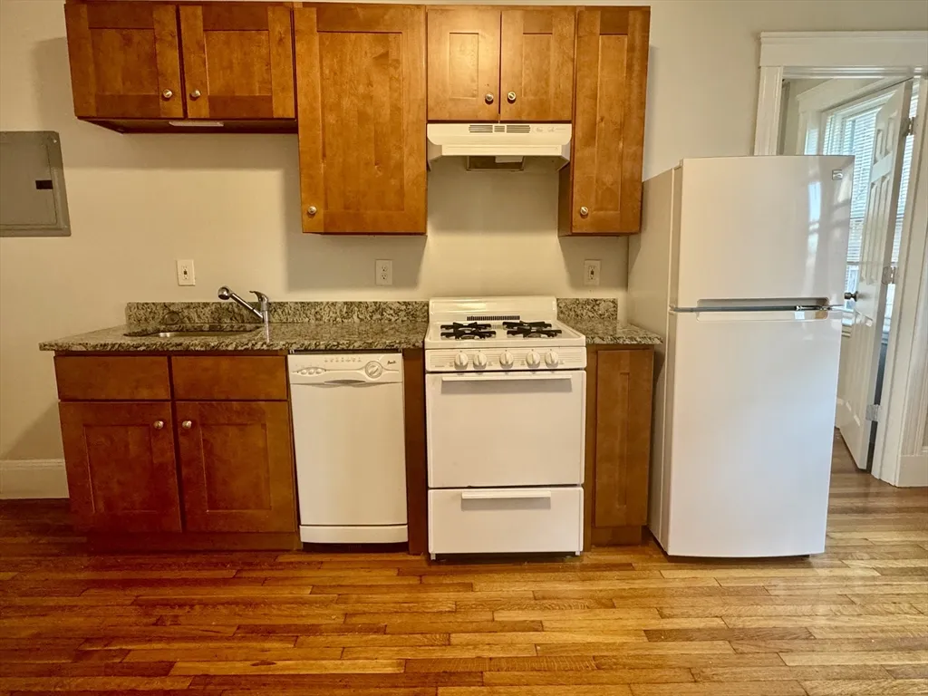 2 bed, 1 bath apartment for rent at 1615 Commonwealth Ave Unit 27, Brighton — photo 1 of 10