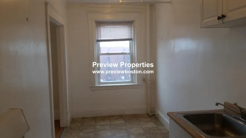 1 bed, 1 bath apartment for rent at 1615 Commonwealth Ave Unit 29P, Brighton — photo 5 of 8