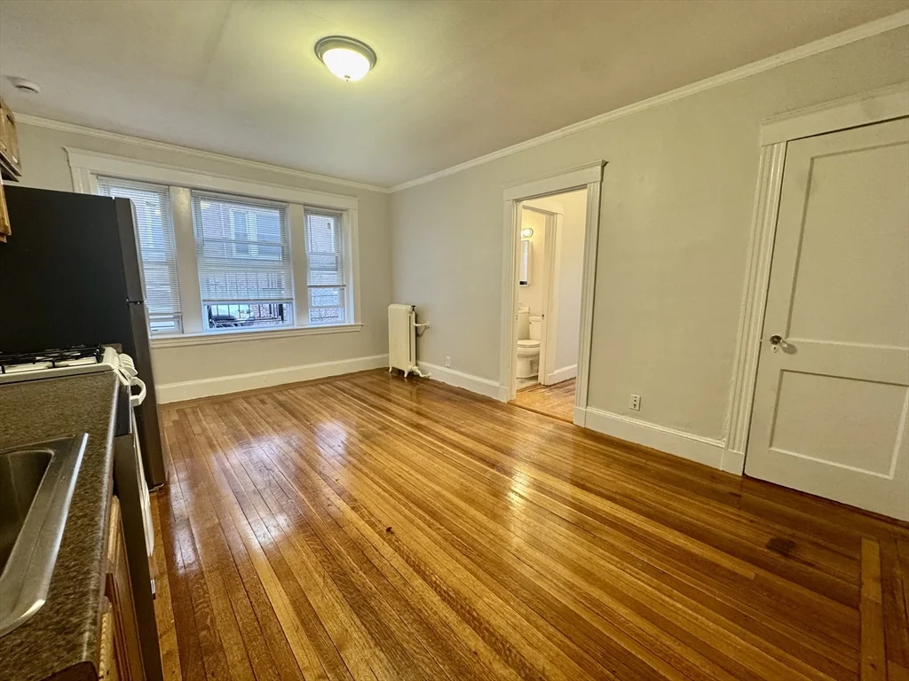 2 bed, 1 bath apartment for rent at 1615 Commonwealth Ave Unit 6, Brighton — photo 3 of 11