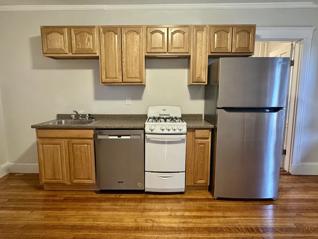 2 bed, 1 bath apartment for rent at 1615 Commonwealth Ave Unit 6, Brighton — photo 1 of 11
