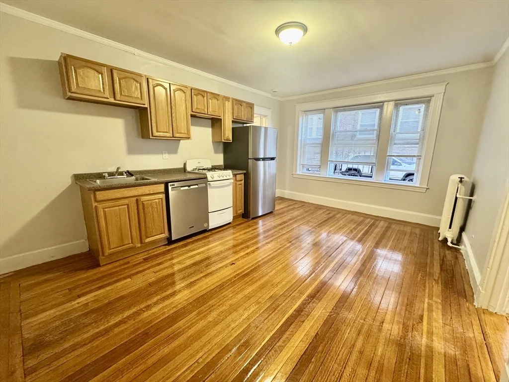 2 bed, 1 bath apartment for rent at 1615 Commonwealth Ave Unit 6, Brighton — photo 2 of 11