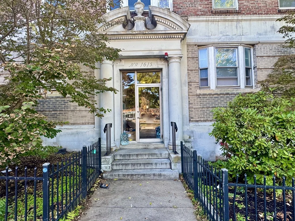 2 bed, 1 bath apartment for rent at 1615 Commonwealth Ave Unit 6, Brighton — photo 10 of 11