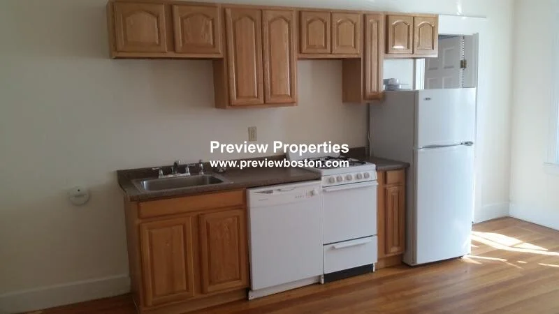 2 bed, 1 bath apartment for rent at 1615 Commonwealth Ave Unit 6P, Brighton — photo 5 of 9
