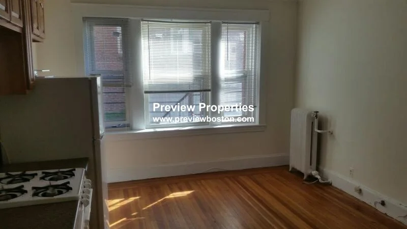 2 bed, 1 bath apartment for rent at 1615 Commonwealth Ave Unit 6P, Brighton — photo 4 of 9