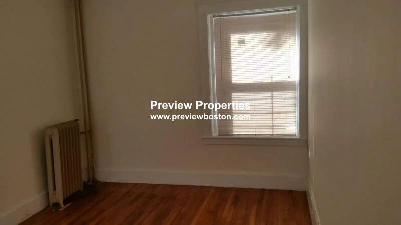 2 bed, 1 bath apartment for rent at 1615 Commonwealth Ave Unit 6P, Brighton — photo 2 of 9
