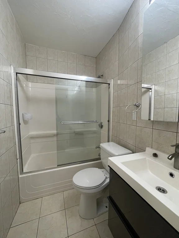 4 bed, 3 bath apartment for rent at 1616 Beacon St Unit 3, Coolidge Corner — photo 12 of 17