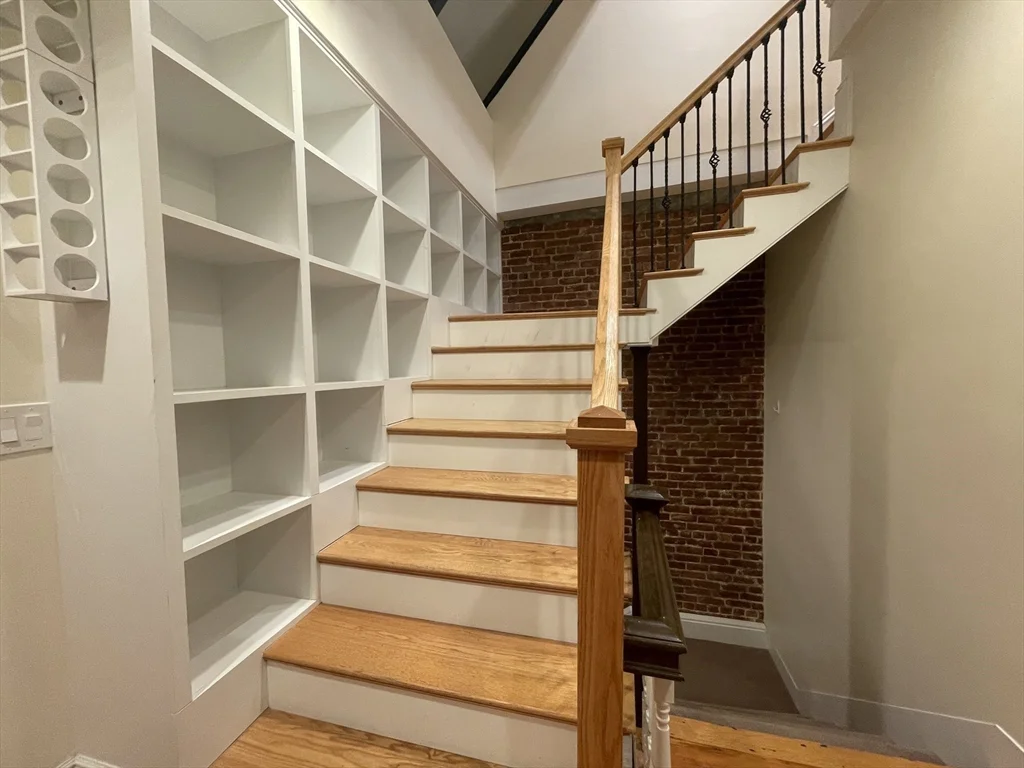 4 bed, 3 bath apartment for rent at 1616 Beacon St Unit 3, Coolidge Corner — photo 16 of 17