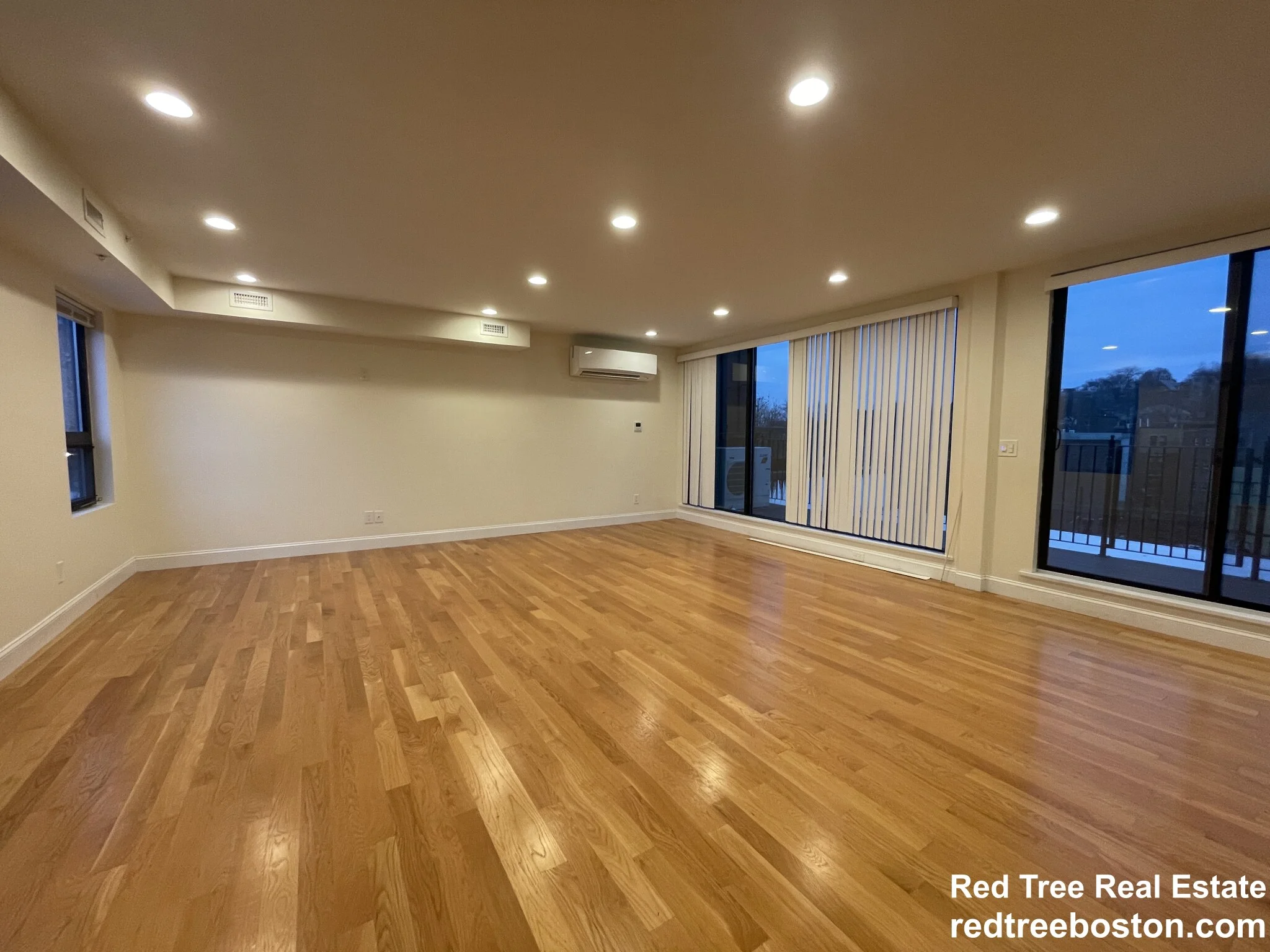 4 bed, 3 bath apartment for rent at 1616 Beacon St Unit 3A, Corey Hill — photo 2 of 17