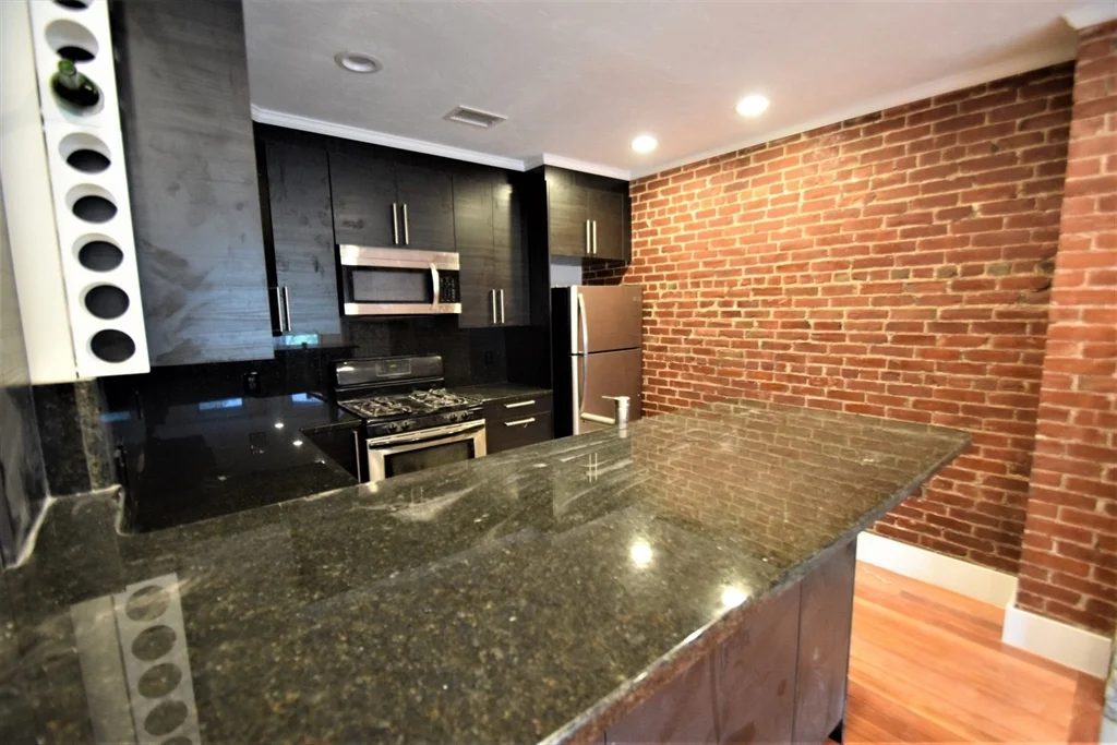 3 bed, 2 bath apartment for rent at 1616 Beacon Unit 2, Coolidge Corner — photo 4 of 9