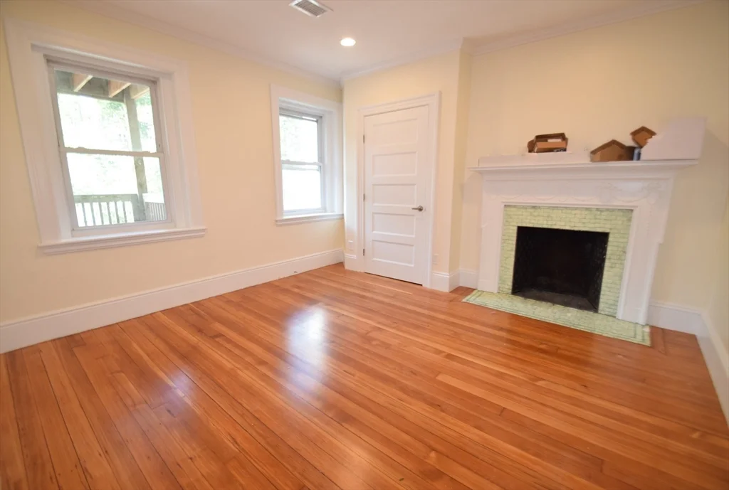 3 bed, 2 bath apartment for rent at 1616 Beacon Unit 2, Coolidge Corner — photo 5 of 9