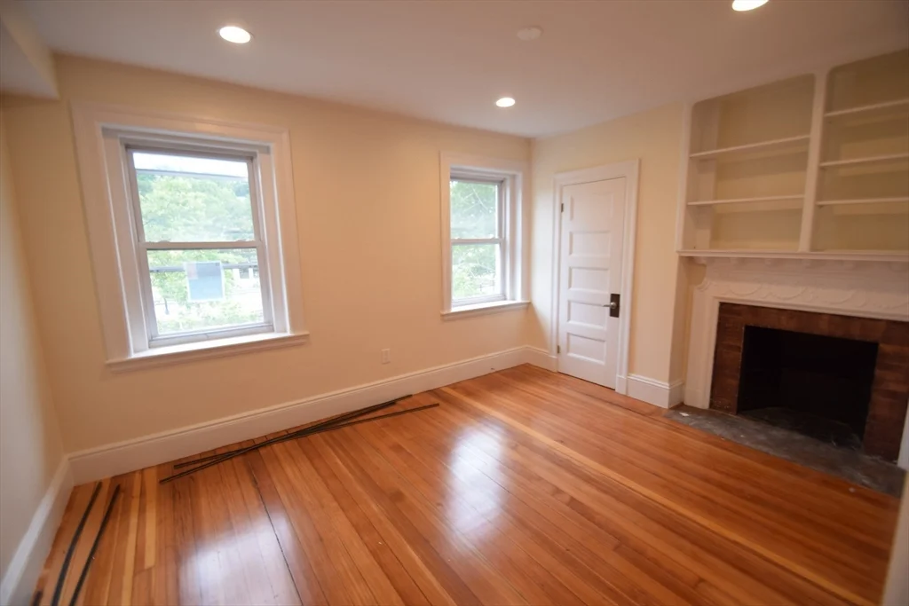 3 bed, 2 bath apartment for rent at 1616 Beacon Unit 2, Coolidge Corner — photo 7 of 9