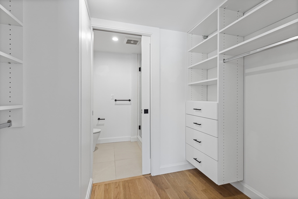 Studio bed, 1 bath apartment for rent at 1618 Beacon St Unit 3, Brookline — photo 7 of 19