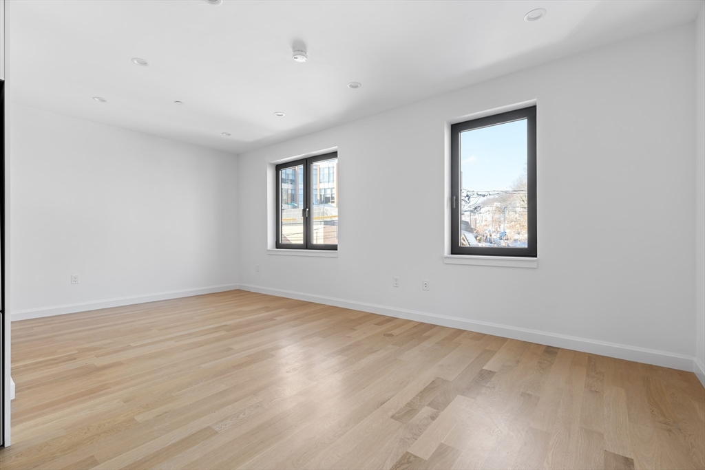 Studio bed, 1 bath apartment for rent at 1618 Beacon St Unit 3, Brookline — photo 6 of 19