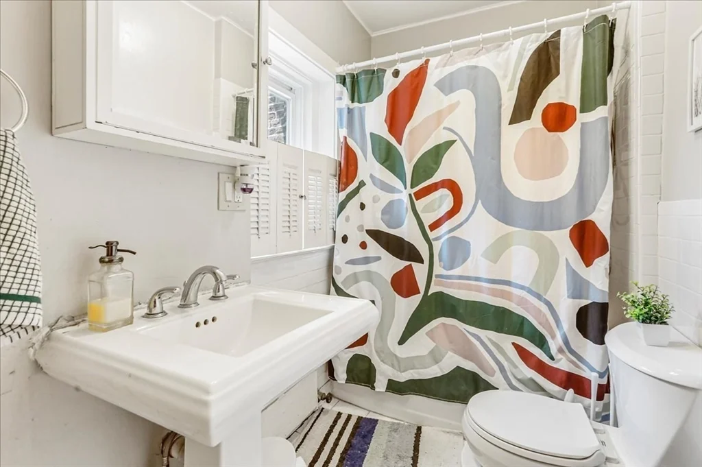 3 bed, 1 bath apartment for rent at 1619 Massachusetts Ave Unit 37, Harvard Square — photo 11 of 15