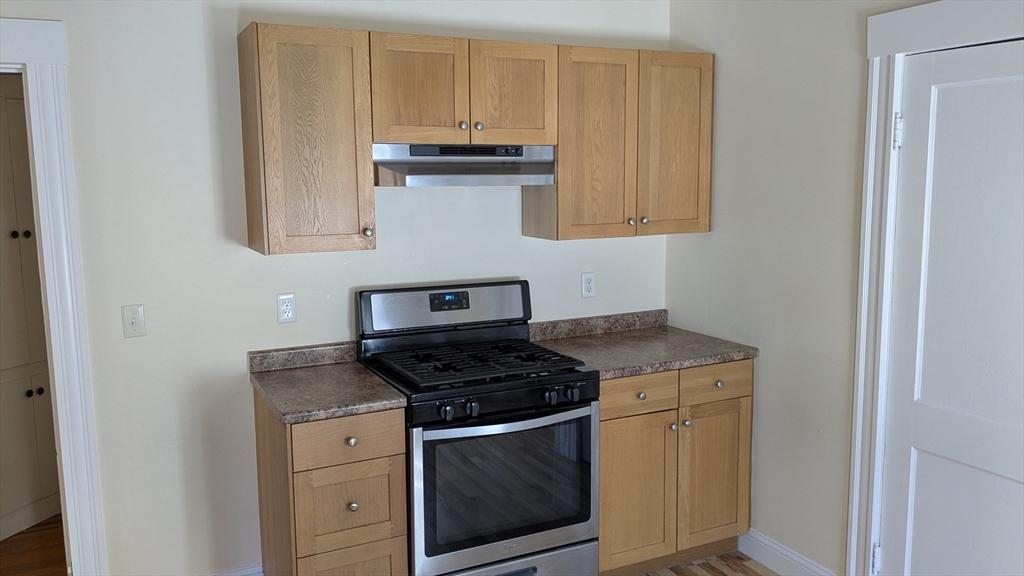 2 bed, 1 bath apartment for rent at 162-164 Langdon Ave Unit 162, Watertown — photo 8 of 25