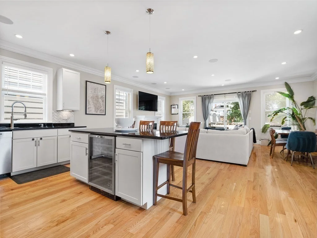 3 bed, 2 bath apartment for rent at 162 Athens St Unit 2, Boston — photo 2 of 21
