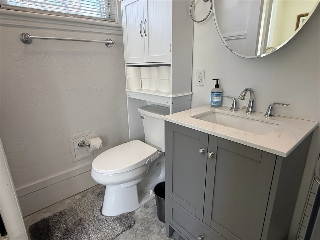 5 bed, 2 bath apartment for rent at 162 Babcock St Unit 2, Coolidge Corner — photo 10 of 20