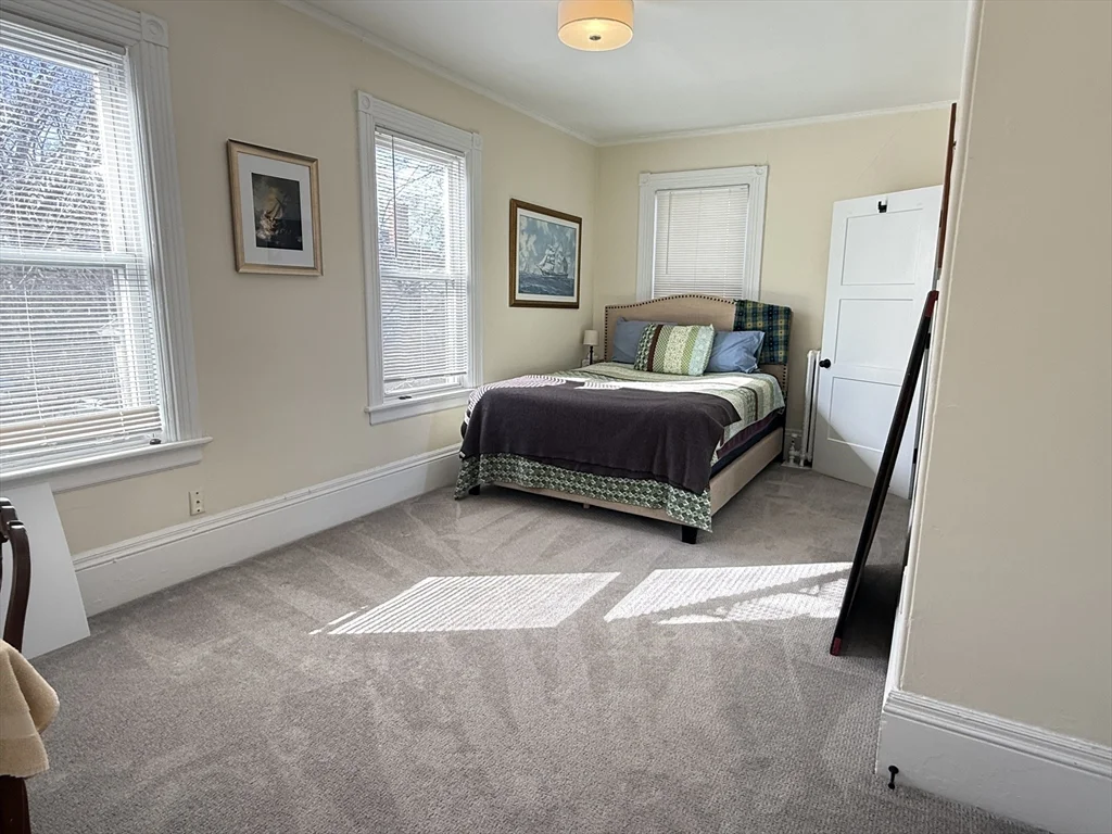 5 bed, 2 bath apartment for rent at 162 Babcock St Unit 2, Coolidge Corner — photo 6 of 20