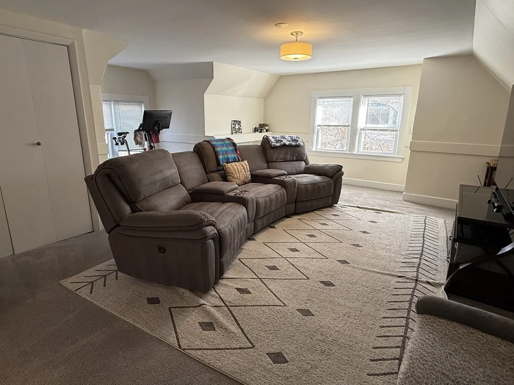 5 bed, 2 bath apartment for rent at 162 Babcock St Unit 2, Coolidge Corner — photo 18 of 20