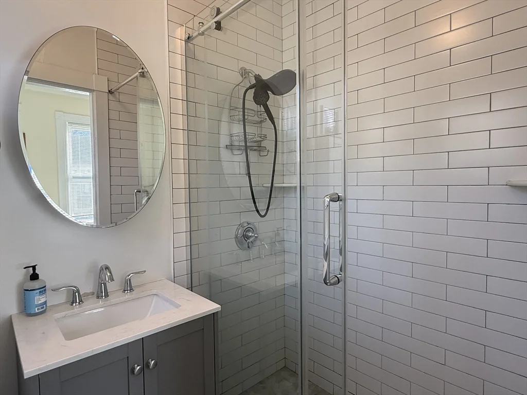 5 bed, 2 bath apartment for rent at 162 Babcock St Unit 2, Coolidge Corner — photo 11 of 20