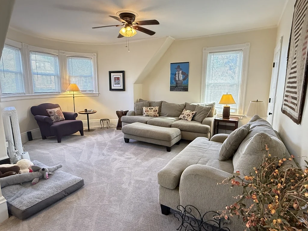 5 bed, 2 bath apartment for rent at 162 Babcock St Unit 2, Coolidge Corner — photo 1 of 20