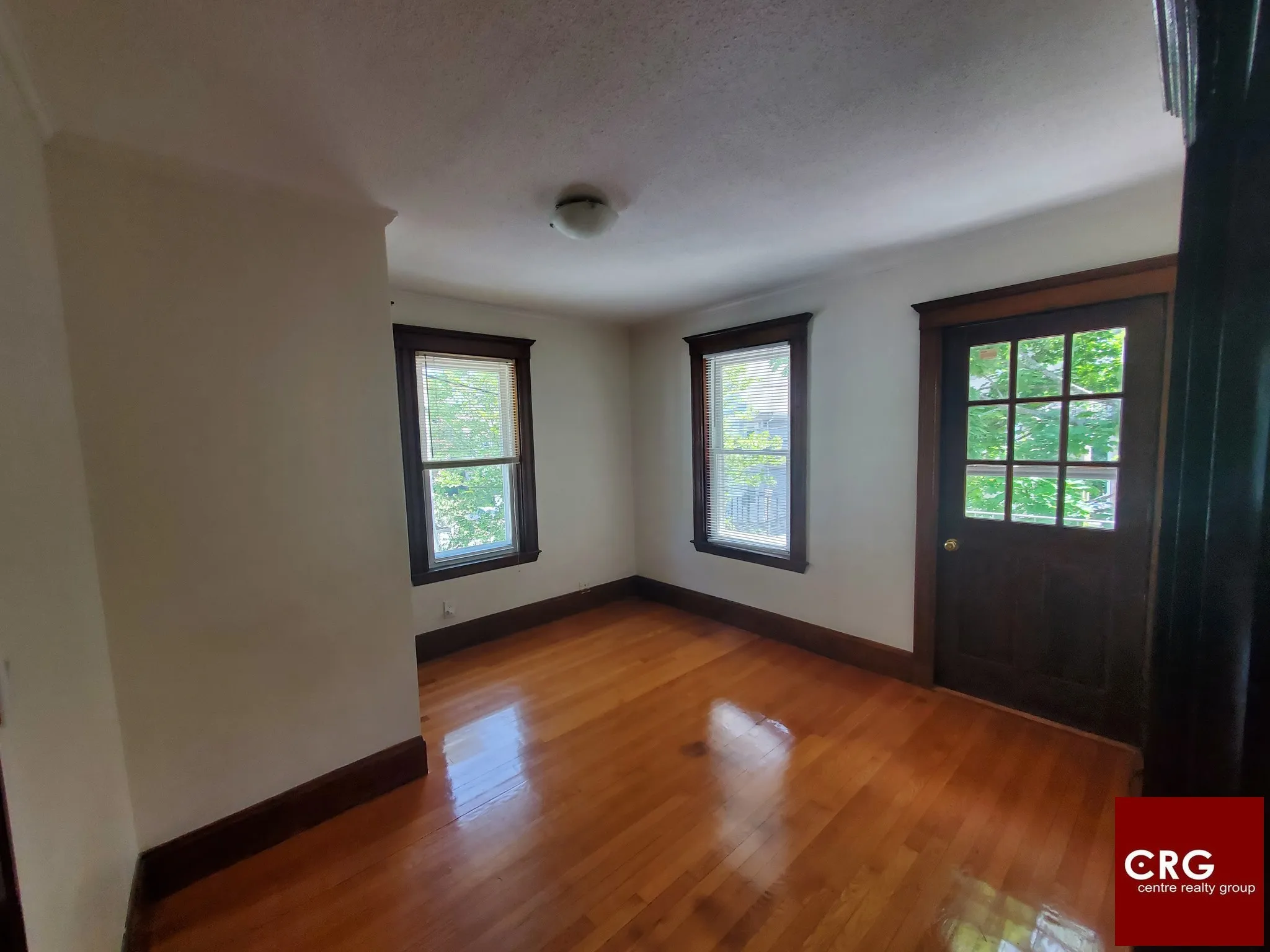 4 bed, 2 bath apartment for rent at 162 Beech St Unit 0, Belmont — photo 3 of 8