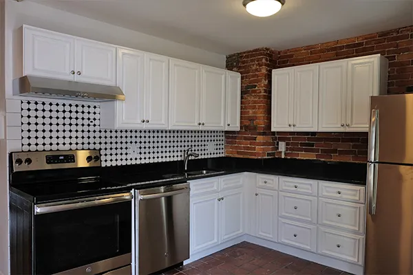 4 bed, 2 bath apartment for rent at 162 Broadway Unit 162-3, East Somerville — photo 2 of 11